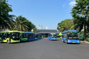 Bến xe buýt trong khuôn viên Trường Đại học Nông Lâm, phường Linh Xuân. Ảnh: QUỐC HÙNG