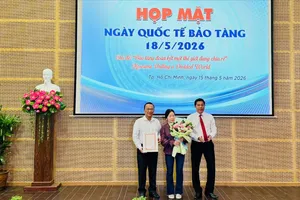 Bảo tàng - Thư viện Bà Rịa - Vũng Tàu trao thư cảm ơn gia đình ông Trần Minh Mai và bà Lê Thị Hạnh