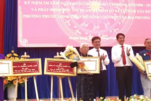 51 đảng viên Đảng bộ phường Phước Long nhận Huy hiệu Đảng