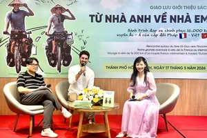 Cuốn du ký đặc biệt của đôi vợ chồng Pháp - Việt đạp xe xuyên Âu - Á