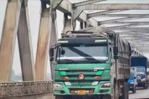Cầu Hồ (Bắc Ninh) sẽ được cải tạo nâng tĩnh không. Ảnh: CTV