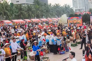 Lễ hội Đà Nẵng Food Tour 2026 thu hút đông đảo người dân, du khách
