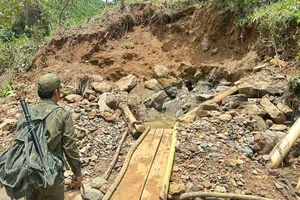 Đột kích “điểm nóng” khai thác vàng trái phép ở Huế