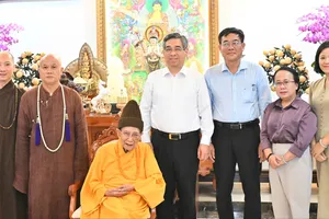 Lãnh đạo TPHCM thăm, chúc mừng các cơ sở tôn giáo nhân Đại lễ Phật đản