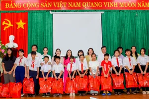 Hơn 400 thiếu nhi khó khăn tham gia Ngày hội thiếu nhi 1-6
