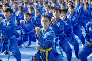 Nhiều em thiếu nhi miệt mài luyện võ Vovinam trong dịp hè 2026 (ẢNH: DŨNG PHƯƠNG)