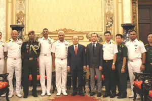 Lãnh đạo TPHCM tiếp Tư lệnh Hạm đội Miền Đông Hải quân Ấn Độ