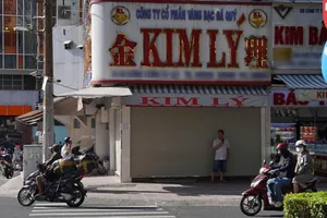 TPHCM: Nhiều tiệm vàng liên quan vụ buôn lậu kim cương đồng loạt đóng cửa