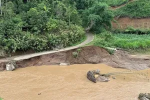 Bắc bộ có nơi mưa rất to, cảnh báo lốc sét và gió giật mạnh