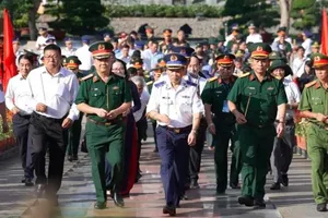 Đoàn công tác Cảnh sát biển Việt Nam thăm, làm việc tại đặc khu Côn Đảo