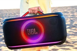 JBL PartyBox On-The-Go 2 Plus là một trong 2 sản phẩm mà JBL mang đến thị trường Việt Nam trong mùa hè này