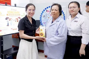 Nâng đỡ tinh thần người bệnh ung thư và thân nhân 