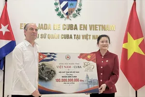 Trao hỗ trợ 100 tỷ đồng của nhân dân Việt Nam dành cho nhân dân Cuba
