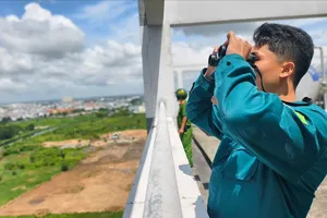Lập trạm quan sát, xử lý người thả diều gần sân bay Tân Sơn Nhất