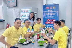 Nâng phúc lợi, tăng đối thoại với người lao động