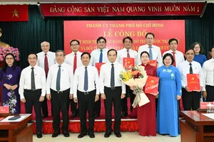 Công bố các quyết định thành lập Đảng bộ cơ sở trực thuộc Thành ủy TPHCM 
