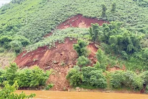 Thanh Hóa: Sạt lở hơn 160.000m³ đất đá, chia cắt giao thông