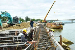 Dự án khắc phục khẩn cấp tuyến kè bảo vệ sông Thu Bồn khu vực An Lương, xã Duy Nghĩa và khắc phục xói lở bờ biển Hội An là một trong 10 dự án có tỷ lệ giải ngân thấp