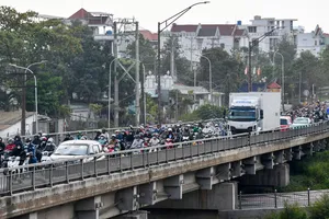 Nghỉ lễ Quốc khánh 2-9, nhu cầu đi lại, vui chơi của người dân tăng cao