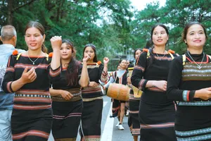 Rộn ràng Lễ hội đường phố Măng Đen 