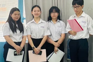 Học sinh điều hành buổi họp phụ huynh