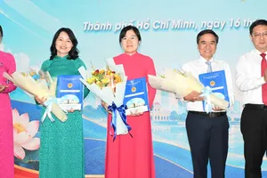 TPHCM: Trao quyết định bổ nhiệm cán bộ quản lý của 15 trường cao đẳng