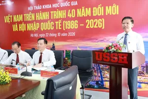 Hội thảo "Việt Nam trên hành trình 40 năm Đổi mới và hội nhập quốc tế" diễn ra chiều 22-10. Ảnh: NGUYỄN CHẮT