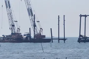 Nguyên nhân sự cố bước đầu xác định do Công ty TNHH Tư vấn Thiết kế Xây dựng Thuận Thành Kiên Giang ép cọc thép sàn trong hành lang an toàn tuyến cáp.