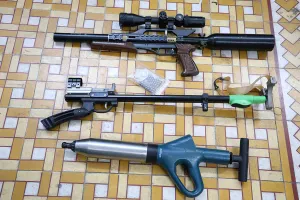 An Giang: Tạm giữ 2 đối tượng tàng trữ ma túy và vũ khí quân dụng