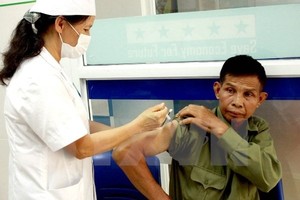 A man gets a rabies vaccine at the HCM City Preventive Medicine Centre (Photo: VNA)