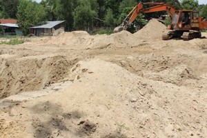 HCMC adopts measures agaisnt sand speculation (Photo: SGGP)