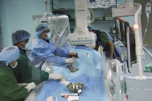 A surgery in Heart Hospital in Can Tho City (Illustrative photo: VNA)