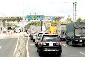 Tollgate of BOT road in CAi Lay District in Tien Giang Province ( Illustrative Photo: SGGP)