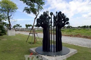 Vietnam's statue named "khoi nguyen" (Origin) (Source: VNA)