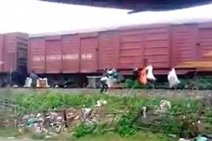 VIDEO:One receives fine of $132 for sending garbage to HCMC on train