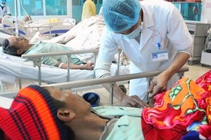 Hazards of bootleg mixed with methanol in North Vietnam