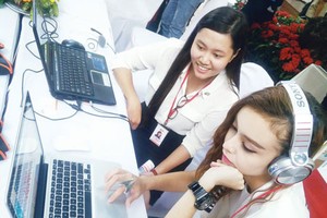 Internet changes people’s habit after 20-year presence in country