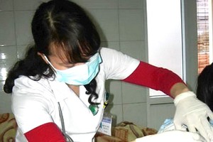 Medical workers warn peak season of chickenpox