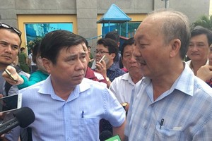 City leaders arrive in high-rise fire to direct firefighting task