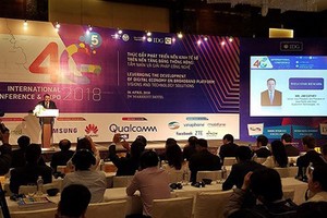 The international conference on 4G/5G technologies in Hanoi. Photo by TRAN BINH