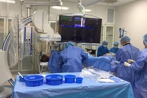 Vietnamese doctors apply DSA for coronary artery treatment