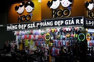 One shop in fashion Nguyen Trai street (Photo: SGGP)