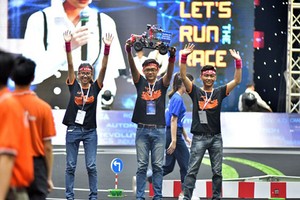 UET Fastest from the Vietnam National University-University of Engineering and Technology (VNU-UET) won the first prize of Digital Race season 2