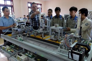An industrial electricity class of a vocational school (Photo: VNA)