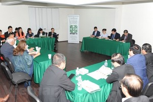 Vietnamese firms meet with the Association of Importers and Exporters of Mexico (ANIERM). (Photo: VNA)