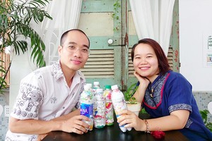 Mr. Tran Anh Tuan and Ms. Nguyen Binh Minh with their EcoBricks