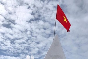 Ice, frost seen in Fansipan’s peak