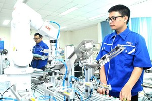 Vietnam needs urgent strategy for Industry 4.0