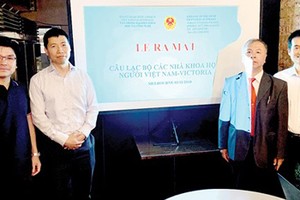 Overseas Vietnamese scientists in Victoria State participated in the grand opening ceremony of the scientific club