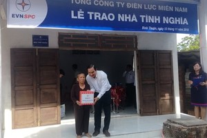 Southern power company builds charitable houses in Binh Thuan